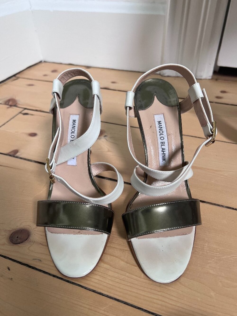 Manolo Blahnik Strepitopla Sandals